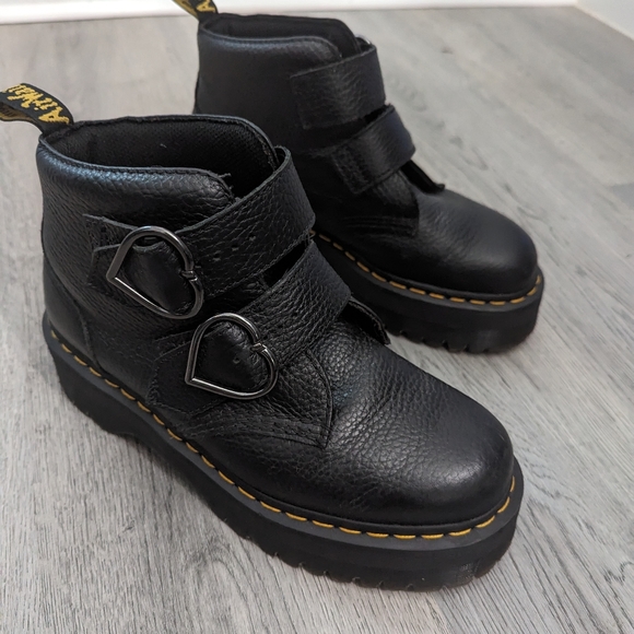 Dr. Martens Shoes - Dr Martens Devon Hearts Size 9 Ladies Goth Alt Milled Nappa Platforms